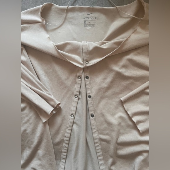 Nike yoga cardigan Luxe size medium off the shoulder round neck snap button - Picture 6 of 6